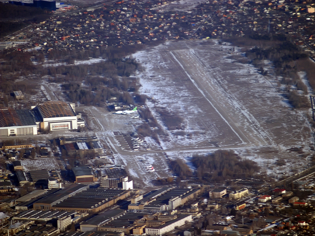 airport antonov.jpg